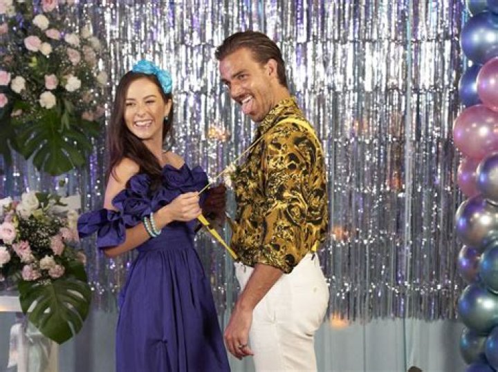 Are Abigail and Noah still together?
