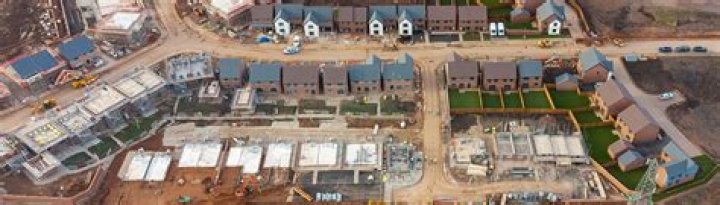 Can land be sold without title?
