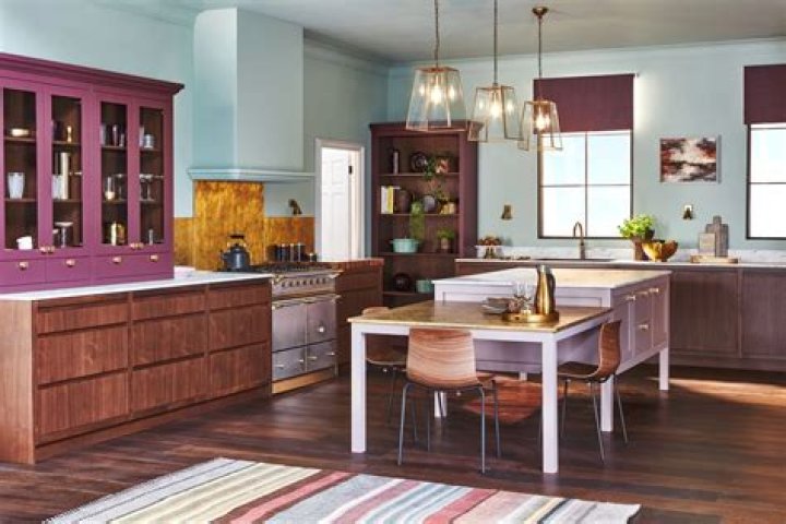 Can you mismatch kitchen cabinets?