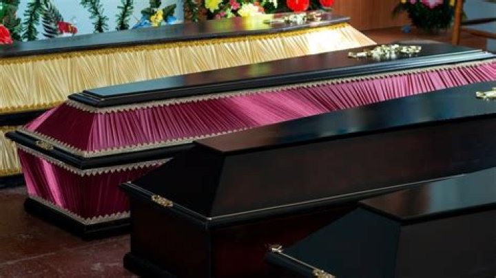 Do bugs get in coffins?