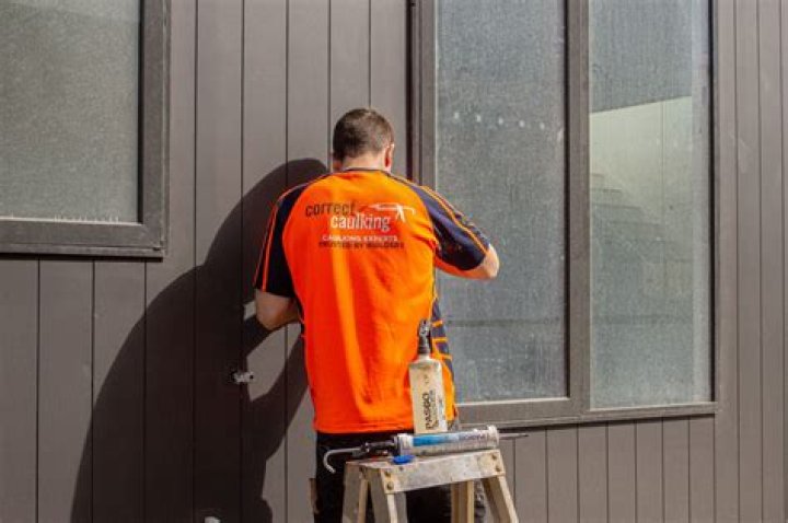 Does caulk shrink when drying?