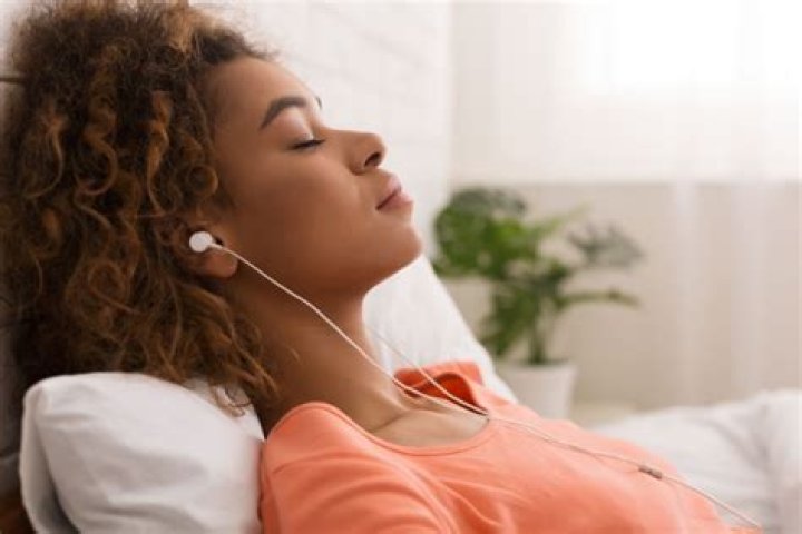 Does listening to music while sleeping affect your dreams?