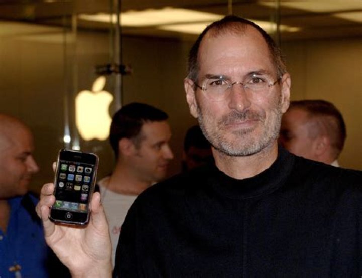 Does Steve Jobs own Apple?