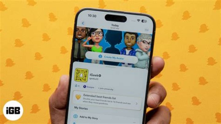 How do you know if someone has a second Snapchat?
