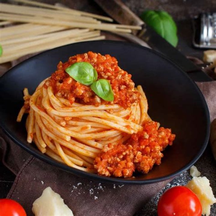 How do you reheat pre cooked pasta?