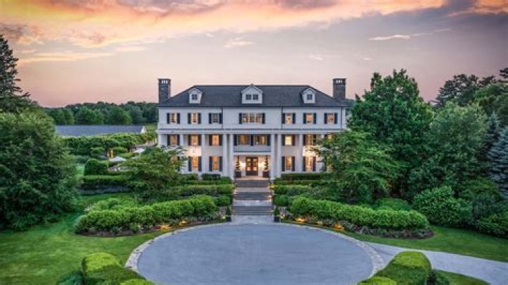 How long do real estates have to return Bond?