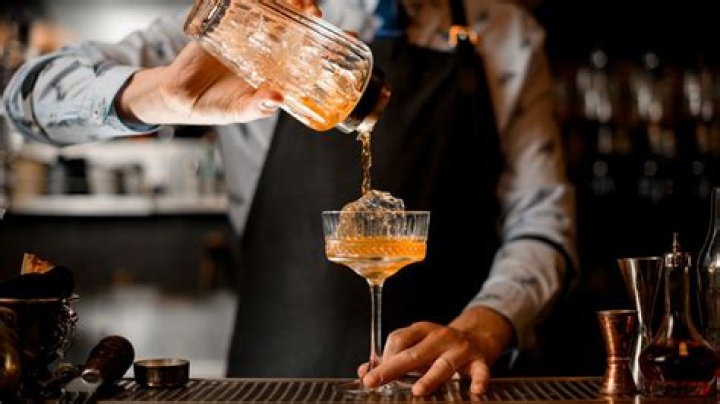 How much do high end bartenders make a night?