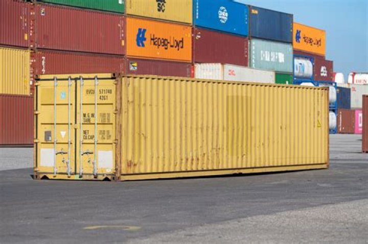 How much does it cost to ship a 40FT container?