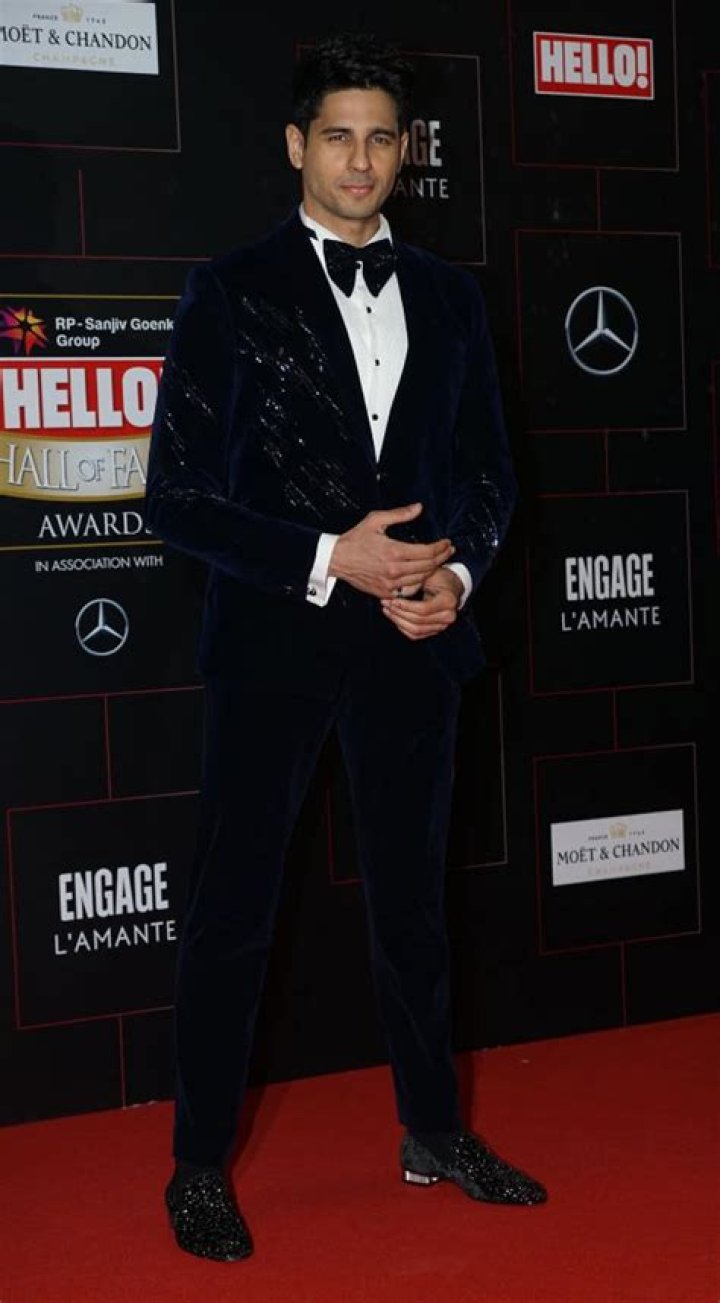 How old is Sidharth Malhotra?