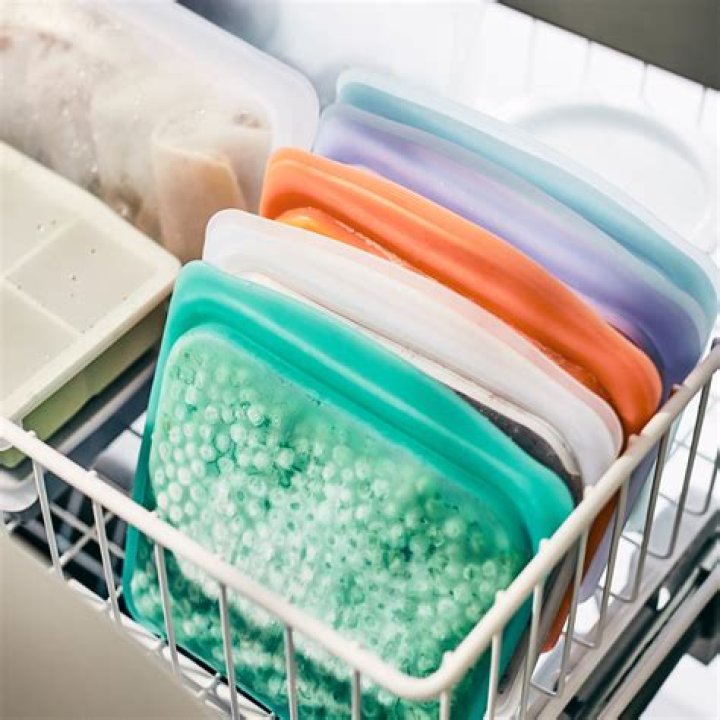 Is there a difference between freezer bags and storage bags?