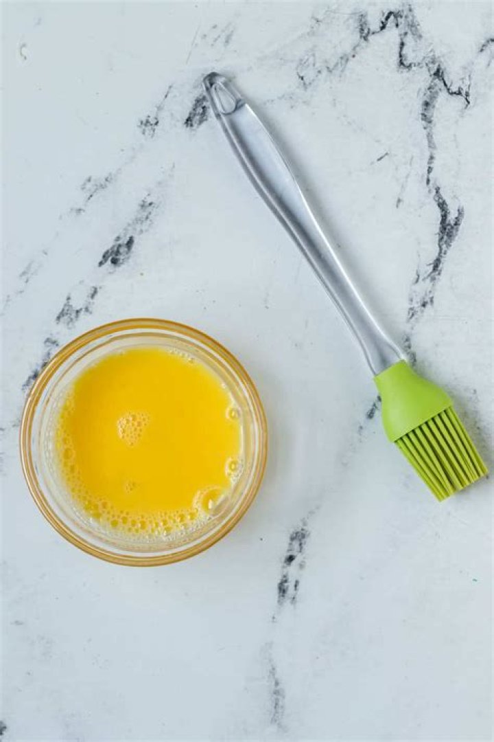 What brush is best for egg wash?