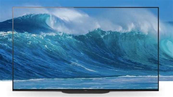 What is difference between Smart TV and LED TV?