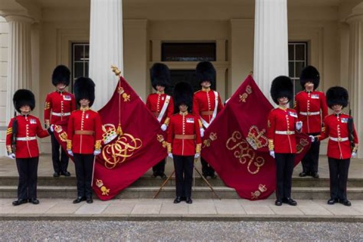 What rank are queens guards?