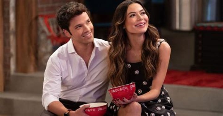 When did iCarly shut down?