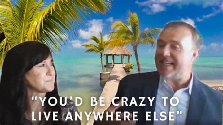 Where do most expats live in Belize?