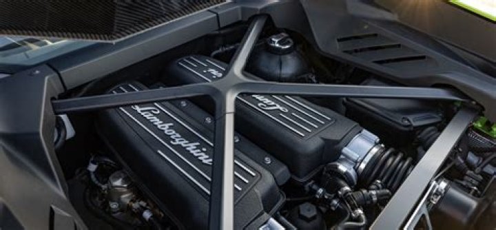 Which Audi has a Lamborghini engine?