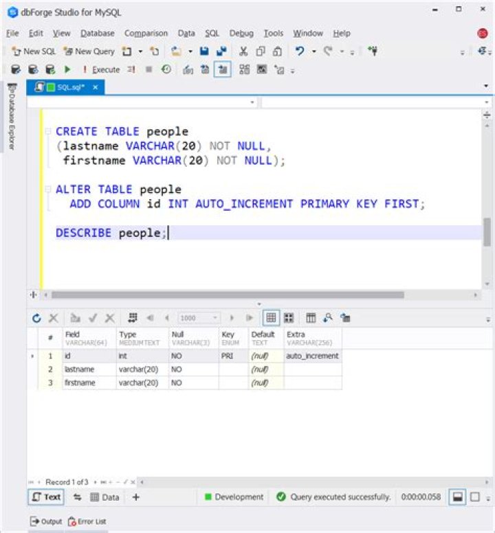 Which command is used to display all environment variables?