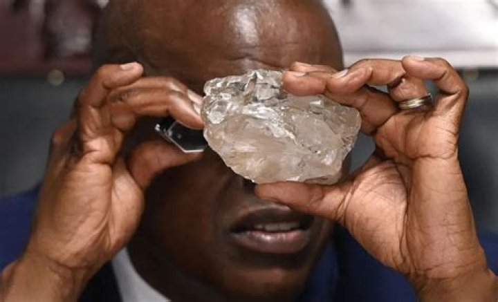 Who found a 9 carat diamond?