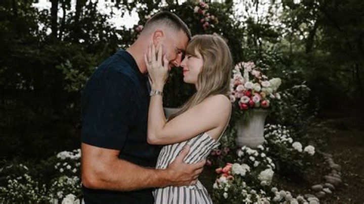 Who is Common engaged to?