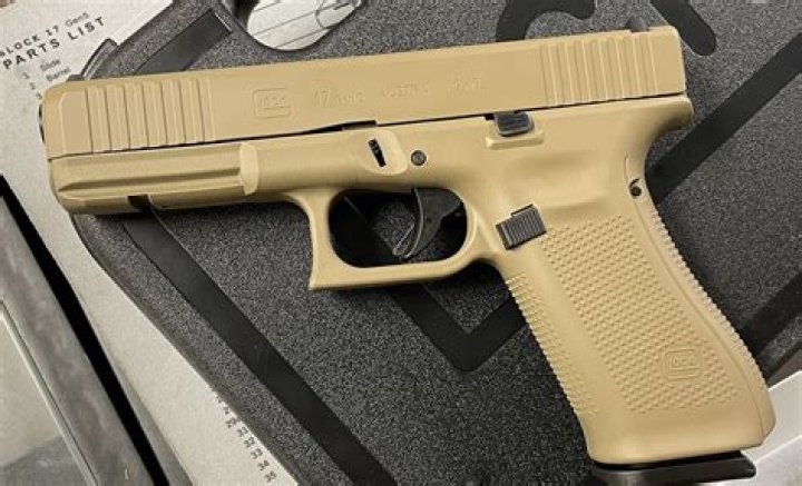 Why did the army pick SIG over Glock?
