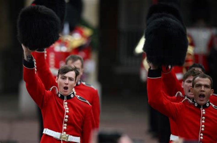 Why do British guards not move?