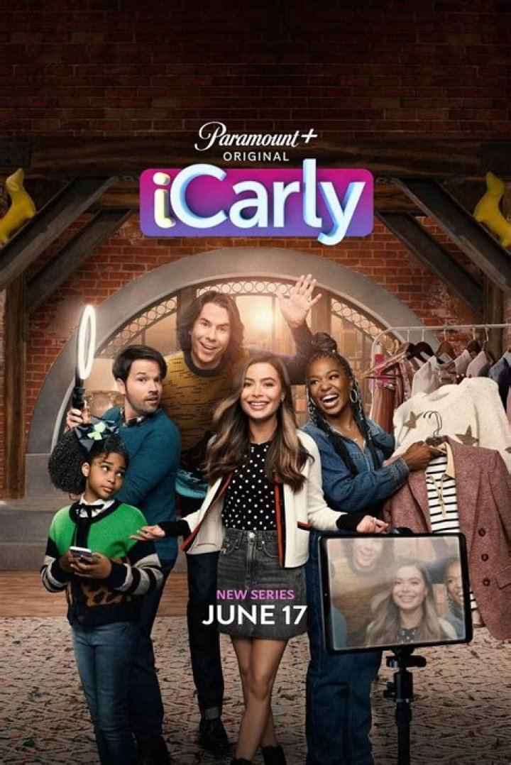 Why is Sam not in the iCarly reboot?